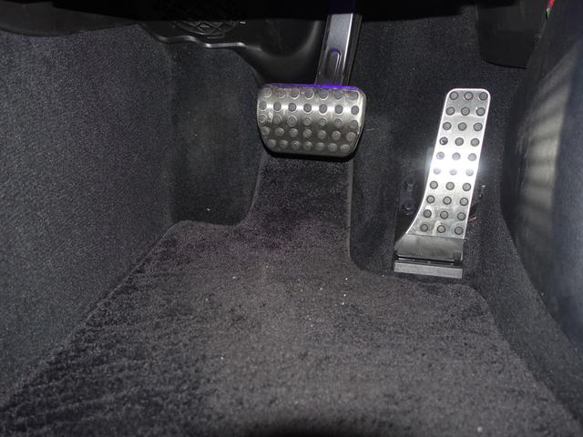 Ｃクラス Ｃ２２０　ｄ　アバンギャルド　ＡＭＧラインパッケージ　レザーエクスクルーシブパッケージ　ベーシックパッケージ　Ｂｌｕｅｔｏｏｔｈ接続　ＥＴＣ　ＬＥＤヘッドライト　ＴＶ　アイドリングストップ　クルーズコントロール　コネクテッド機能（28枚目）