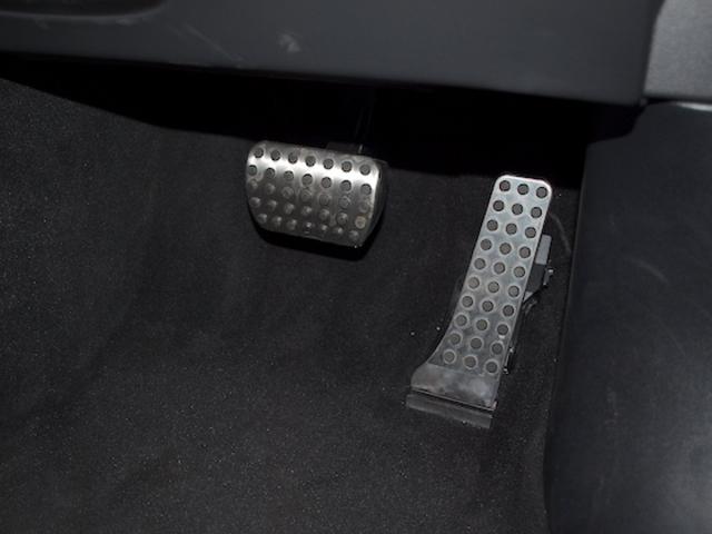 Eクラスステーションワゴン E200 ステーションワゴン アバンギャルド AMGラインパッケージ レザーエクスクルーシブパッケージ アドバンスドパッケージ デジタルインテリアパッケージ Bluetooth接続 ETC LEDヘッドライト TV アイドリングストップ(17枚目)