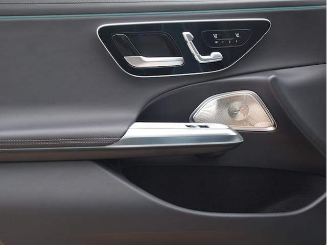 Ｅクラスステーションワゴン Ｅ２２０　ｄ　ステーションワゴン　アバンギャルド　ＡＭＧラインパッケージ　レザーエクスクルーシブパッケージ　アドバンスドパッケージ　デジタルインテリアパッケージ　Ｂｌｕｅｔｏｏｔｈ接続　ＥＴＣ　ＬＥＤヘッドライト　ＴＶ　アイドリングストップ（7枚目）