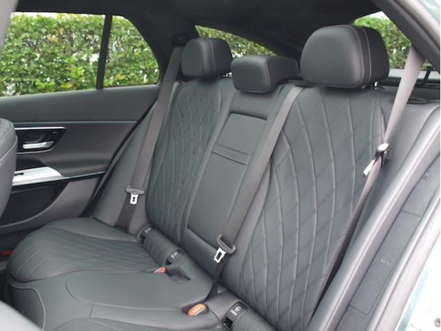 Ｅクラスステーションワゴン Ｅ２２０　ｄ　ステーションワゴン　アバンギャルド　ＡＭＧラインパッケージ　レザーエクスクルーシブパッケージ　アドバンスドパッケージ　デジタルインテリアパッケージ　Ｂｌｕｅｔｏｏｔｈ接続　ＥＴＣ　ＬＥＤヘッドライト　ＴＶ　アイドリングストップ（11枚目）