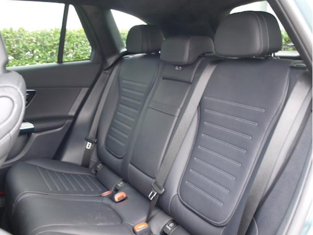 ＧＬＣ ＧＬＣ２２０　ｄ　４ＭＡＴＩＣ　ＡＭＧラインパッケージ　ＡＭＧレザーエクスクルーシブパッケージ　Ｂｌｕｅｔｏｏｔｈ接続　ＥＴＣ　ＬＥＤヘッドライト　ＴＶ　アイドリングストップ　クルーズコントロール　コネクテッド機能　サイドカメラ（11枚目）