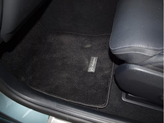 ＧＬＣ ＧＬＣ２２０　ｄ　４ＭＡＴＩＣ　ＡＭＧラインパッケージ　ＡＭＧレザーエクスクルーシブパッケージ　Ｂｌｕｅｔｏｏｔｈ接続　ＥＴＣ　ＬＥＤヘッドライト　ＴＶ　アイドリングストップ　クルーズコントロール　コネクテッド機能　サイドカメラ（16枚目）