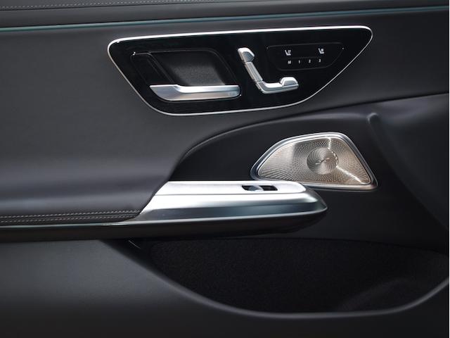 Eクラスステーションワゴン E200 ステーションワゴン アバンギャルド AMGラインパッケージ アドバンスドパッケージ レザーエクスクルーシブパッケージ デジタルインテリアパッケージ Bluetooth接続 ETC LEDヘッドライト TV アイドリングストップ(7枚目)