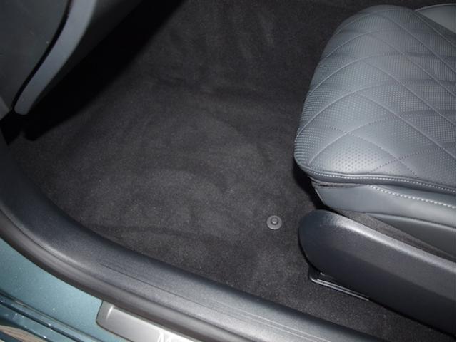 Eクラスステーションワゴン E200 ステーションワゴン アバンギャルド AMGラインパッケージ アドバンスドパッケージ レザーエクスクルーシブパッケージ デジタルインテリアパッケージ Bluetooth接続 ETC LEDヘッドライト TV アイドリングストップ(16枚目)