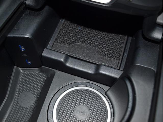 Eクラスステーションワゴン E200 ステーションワゴン アバンギャルド AMGラインパッケージ アドバンスドパッケージ レザーエクスクルーシブパッケージ デジタルインテリアパッケージ Bluetooth接続 ETC LEDヘッドライト TV アイドリングストップ(27枚目)