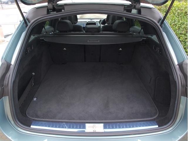 Eクラスステーションワゴン E200 ステーションワゴン アバンギャルド AMGラインパッケージ アドバンスドパッケージ レザーエクスクルーシブパッケージ デジタルインテリアパッケージ Bluetooth接続 ETC LEDヘッドライト TV アイドリングストップ(36枚目)