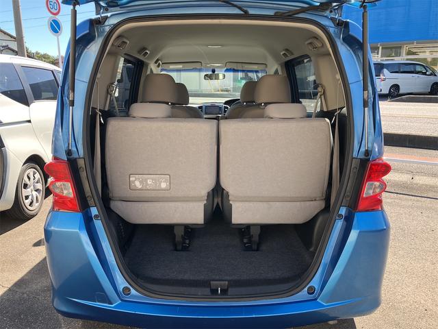 フリード G ジャストセレクション ETC バックカメラ ナビ TV 両側スライド・片側電動 オートライト HID キーレスエントリー 電動格納ミラー 3列シート ウォークスルー CVT 衝突安全ボディ ABS エアコン(25枚目)