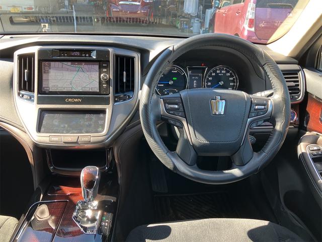 クラウンハイブリッド ロイヤル　ドライブレコーダー　ＥＴＣ　スマートキー　オートクルーズコントロール　衝突被害軽減システム　バックカメラ　ＳＤナビ　ＴＶ　アルミホイール　オートマチックハイビーム　オートライト　ＬＥＤヘッドランプ（3枚目）