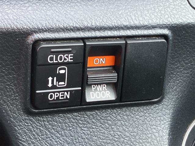 シエンタ X 福祉車輌 ETC バックカメラ ナビ TV レーンアシスト 衝突被害軽減システム 両側スライド・片側電動 スマートキー アイドリングストップ 電動格納ミラー オートマチックハイビーム オートライト(9枚目)