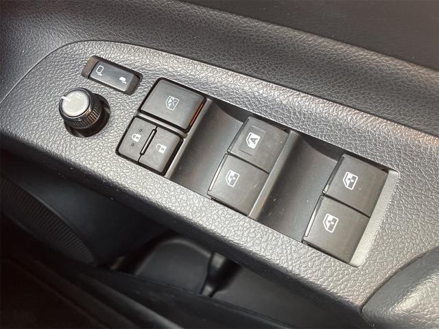 シエンタ X 福祉車輌 ETC バックカメラ ナビ TV レーンアシスト 衝突被害軽減システム 両側スライド・片側電動 スマートキー アイドリングストップ 電動格納ミラー オートマチックハイビーム オートライト(23枚目)