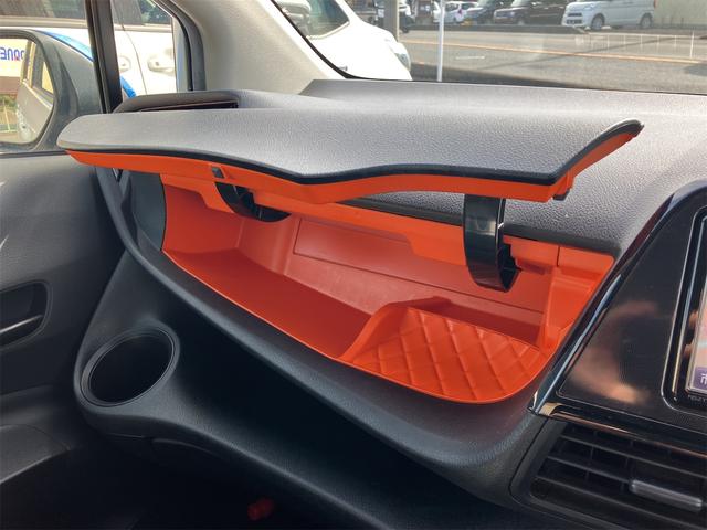 シエンタ X 福祉車輌 ETC バックカメラ ナビ TV レーンアシスト 衝突被害軽減システム 両側スライド・片側電動 スマートキー アイドリングストップ 電動格納ミラー オートマチックハイビーム オートライト(50枚目)