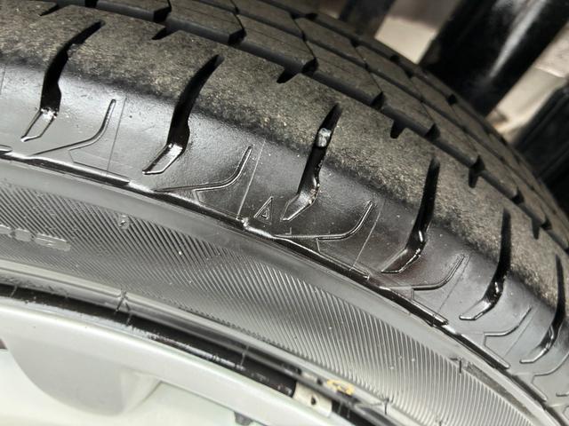 ムーヴキャンバス Xメイクアップリミテッド SAIII 【保証付き】【修復歴無し】メモリーナビ 全方位カメラ ブルートゥース 地デジ キーレスエントリー 横滑り防止機能 衝突安全ボディ オートエアコン ベンチシート ETC 両側パワースライドドア ABS(42枚目)