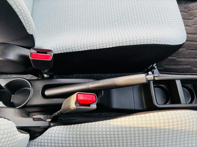 キャロル GL 【保証付き】【修復歴無し】キーレスエントリーキー ダブルエアバッグ シートヒータ 横滑防止装置 パワーウィンド エアコン ABS パワステ 衝突安全ボディ 運転席エアバッグ レーダーブレーキサポート(29枚目)