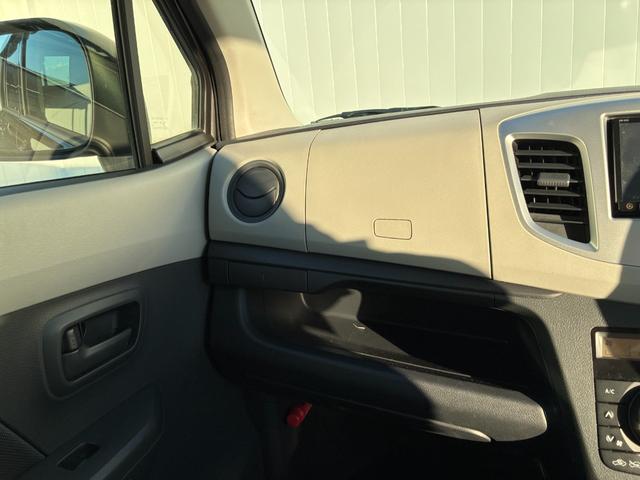 ワゴンＲ ＦＸ　【保証付き】【修復歴無し】ナビＴＶ　ＤＶＤ　アイドリングストップ　キーレス　シートヒーター　盗難防止　ＡＵＴＯエアコン　Ｗエアバッグ　フルフラット　ＥＴＣ装着車　メモリーナビ　ＡＢＳ　ベンチシート（22枚目）