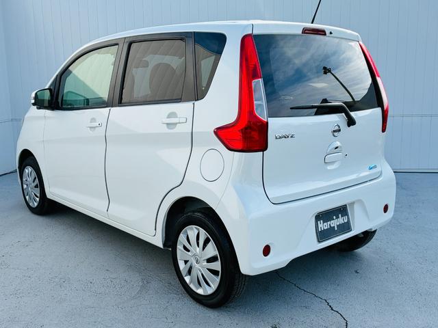 デイズ Ｘ　【保証付き】【修復歴無し】ナビＴＶ　ＤＶＤ　アラウンドビューモニター　エマジェンシーブレーキ　ブルートゥース　横滑防止　　イモビライザー　Ｗエアバック　ＥＴＣ　ベンチシート　オ－トエアコン（6枚目）