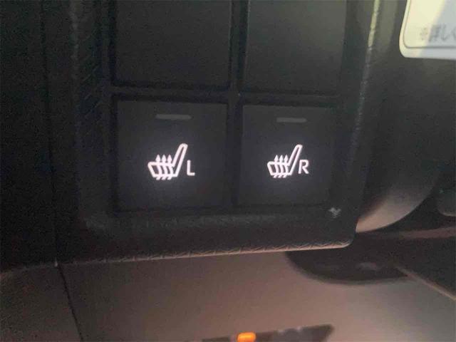シフォン カスタムＲＳ　ＥＴＣ　バックカメラ　両側電動スライドドア　クリアランスソナー　オートクルーズコントロール　衝突被害軽減システム　オートライト　スマートキー　アイドリングストップ　シートヒーター　届出済未使用車（35枚目）