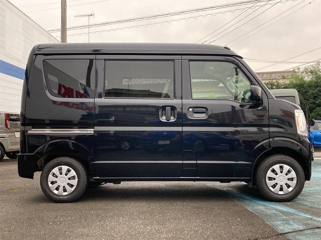 エブリイ ＰＣ　ＣＶＴ　衝突被害軽減システム　クリアランスソナー　レーンアシスト　両側スライドドア　キーレスエントリー　アイドリングストップ　電動格納ミラー　シートヒーター　オートライト　ＬＥＤヘッドランプ（4枚目）