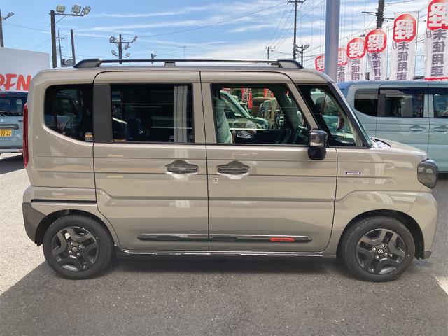 スペーシアギア ハイブリッドＸＺ　両側電動スライドドア　クリアランスソナー　オートクルーズコントロール　レーンアシスト　オートライト　スマートキー　アイドリングストップ　電動格納ミラー　シートヒーター　ベンチシート　ＣＶＴ　ＥＳＣ（14枚目）