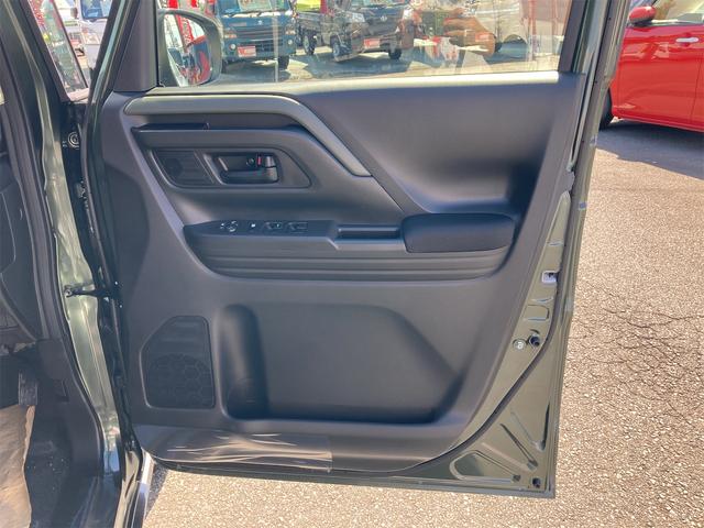 スペーシアギア ハイブリッドＸＺ　両側電動スライドドア　オートクルーズコントロール　オートライト　スマートキー　アイドリングストップ　電動格納ミラー　シートヒーター　ベンチシート　ＣＶＴ　ＥＳＣ　オットマン　ルーフレール（33枚目）