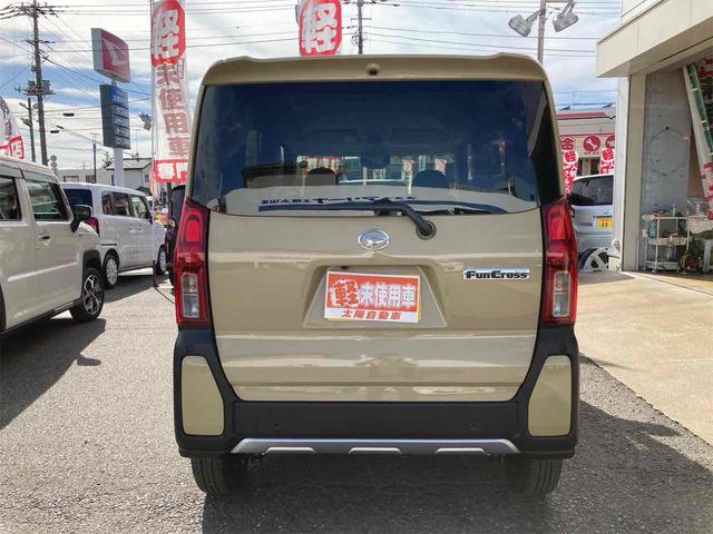 タント ファンクロス　バックカメラ　両側電動スライドドア　クリアランスソナー　衝突被害軽減システム　オートライト　スマートキー　アイドリングストップ　電動格納ミラー　シートヒーター　ＣＶＴ　ＥＳＣ　ルーフレール（17枚目）