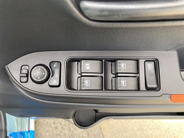 タント ファンクロスターボ　バックカメラ　両側電動スライドドア　クリアランスソナー　衝突被害軽減システム　オートライト　スマートキー　アイドリングストップ　電動格納ミラー　シートヒーター　ＣＶＴ　盗難防止システム　ＥＳＣ（11枚目）