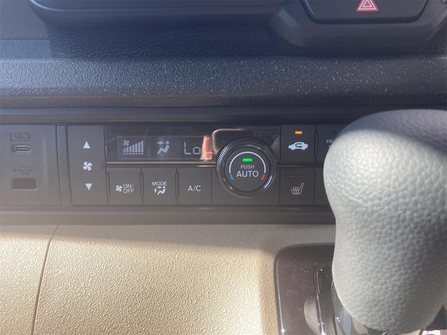 Ｎ－ＢＯＸジョイ 　バックカメラ　両側スライド・片側電動　クリアランスソナー　オートクルーズコントロール　オートライト　スマートキー　電動格納ミラー　シートヒーター　ベンチシート　ＣＶＴ　ＡＢＳ　ＥＳＣ　エアコン（4枚目）