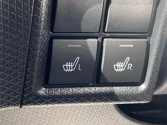 冬場や夏場はシートの心地が優れませんよね。上記のような課題をシートヒーターが解決します。どんなときでも快適にドライブが楽しめますね。