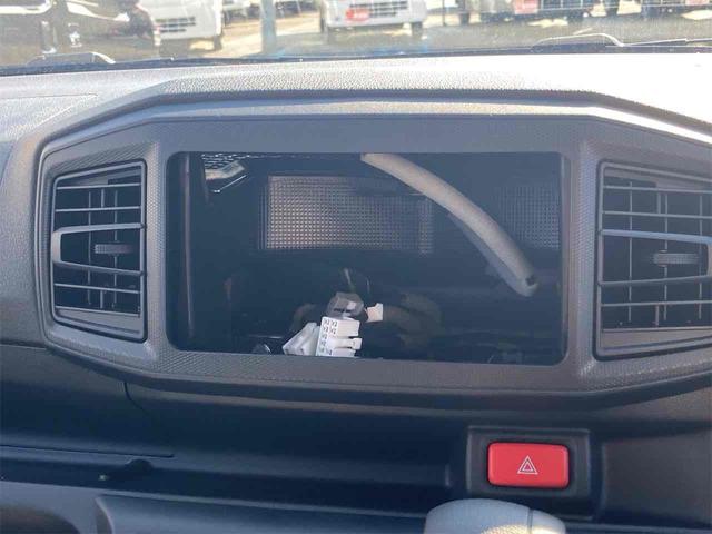 ミライース Ｌ　ＳＡＩＩＩ　クリアランスソナー　衝突被害軽減システム　オートマチックハイビーム　オートライト　キーレスエントリー　アイドリングストップ　ＣＶＴ　盗難防止システム　ＡＢＳ　ＥＳＣ　衝突安全ボディ　エアコン（4枚目）