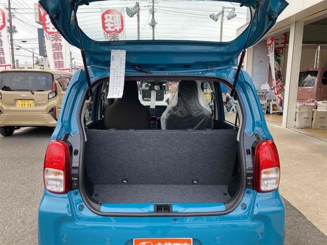 アルト 　クリアランスソナー　レーンアシスト　衝突被害軽減システム　オートライト　アイドリングストップ　電動格納ミラー　シートヒーター　ＣＶＴ　ＥＳＣ　エアコン　パワーウィンドウ（19枚目）