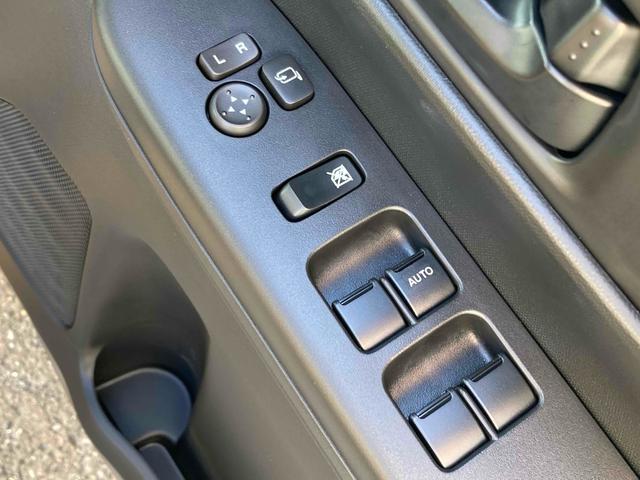 スペーシアギア ハイブリッドＸＺ　両側電動スライドドア　オートクルーズコントロール　レーンアシスト　オートライト　スマートキー　アイドリングストップ　電動格納ミラー　シートヒーター　ベンチシート　ＣＶＴ　ＡＢＳ　ＥＳＣ　ルーフレール（11枚目）