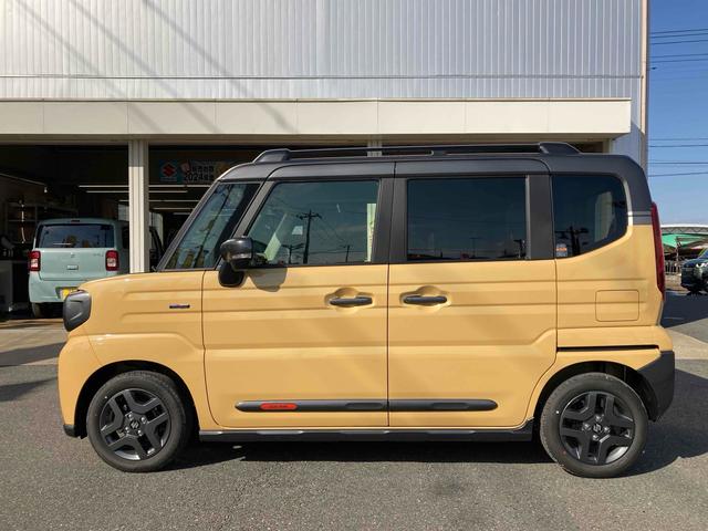 スペーシアギア ハイブリッドＸＺ　両側電動スライドドア　オートクルーズコントロール　レーンアシスト　オートライト　スマートキー　アイドリングストップ　電動格納ミラー　シートヒーター　ベンチシート　ＣＶＴ　ＡＢＳ　ＥＳＣ　ルーフレール（18枚目）