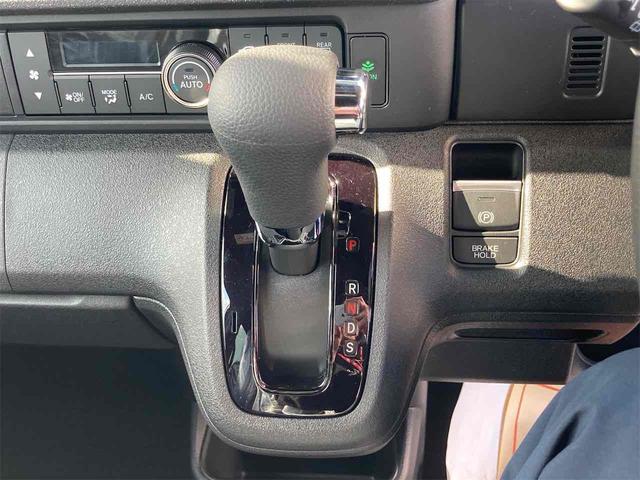 N-BOXカスタム ベースグレード バックカメラ 両側スライド・片側電動 クリアランスソナー オートクルーズコントロール レーンアシスト 衝突被害軽減システム オートライト LEDヘッドランプ スマートキー アイドリングストップ(5枚目)