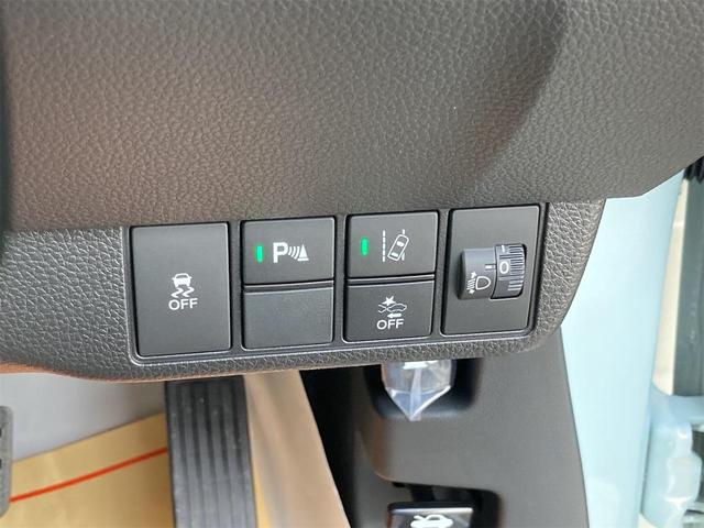 【コーナーセンサー】駐車時など障害物をセンサーが察知しアラームで教えてくれます！あると便利な装備です☆