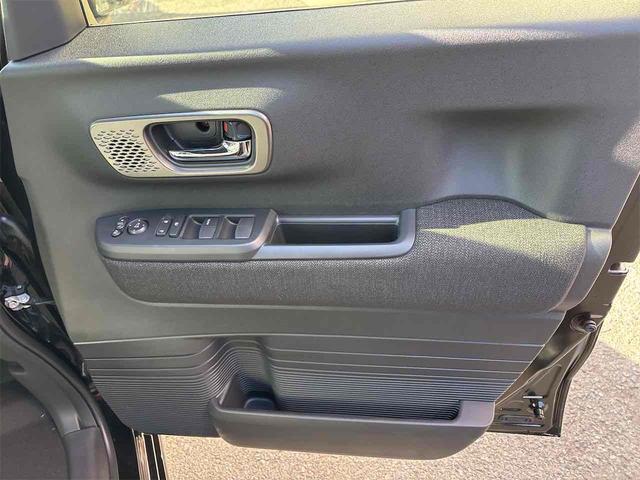 N-BOXカスタム バックカメラ 両側スライド・片側電動 クリアランスソナー オートクルーズコントロール レーンアシスト オートライト スマートキー アイドリングストップ 電動格納ミラー シートヒーター ベンチシート(35枚目)