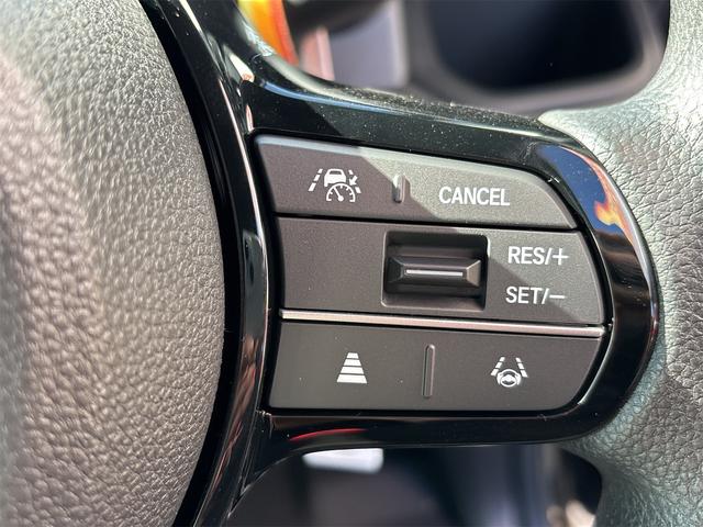 N-BOXカスタム バックカメラ 両側スライド・片側電動 クリアランスソナー オートクルーズコントロール レーンアシスト オートライト スマートキー アイドリングストップ 電動格納ミラー シートヒーター ベンチシート(42枚目)