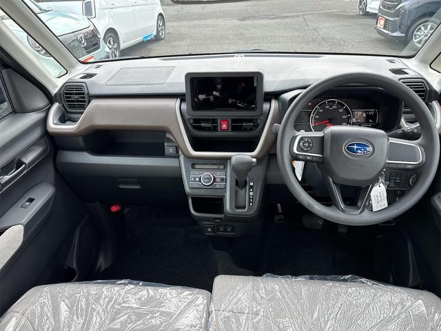 ステラ 　バックカメラ　両側スライド・片側電動　クリアランスソナー　衝突被害軽減システム　オートライト　スマートキー　アイドリングストップ　電動格納ミラー　シートヒーター　ベンチシート　ＣＶＴ　ＥＳＣ　エアコン（5枚目）