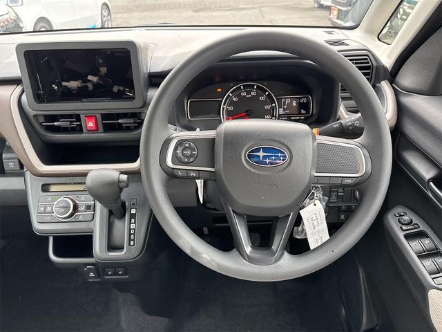 ステラ 　バックカメラ　両側スライド・片側電動　クリアランスソナー　衝突被害軽減システム　オートライト　スマートキー　アイドリングストップ　電動格納ミラー　シートヒーター　ベンチシート　ＣＶＴ　ＥＳＣ　エアコン（6枚目）