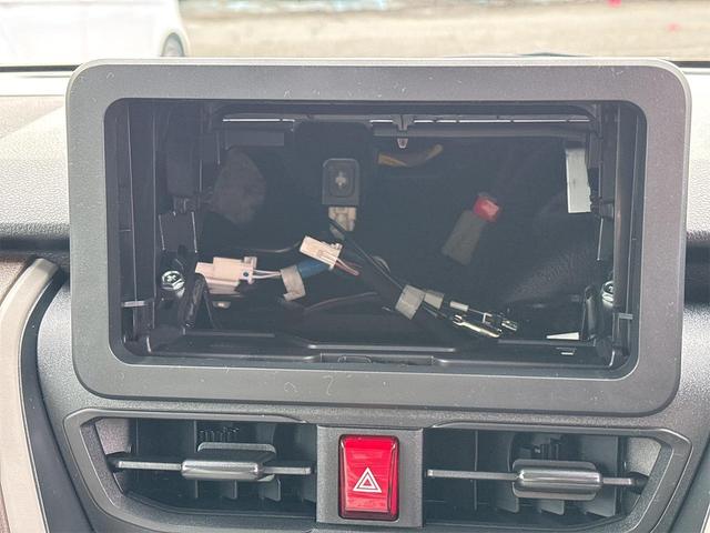 ステラ 　バックカメラ　両側スライド・片側電動　クリアランスソナー　衝突被害軽減システム　オートライト　スマートキー　アイドリングストップ　電動格納ミラー　シートヒーター　ベンチシート　ＣＶＴ　ＥＳＣ　エアコン（7枚目）