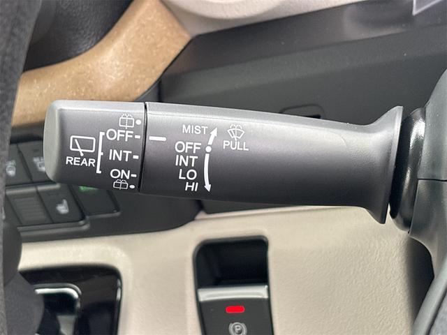 Ｎ－ＢＯＸ ファッションスタイル　バックカメラ　両側電動スライドドア　クリアランスソナー　レーンアシスト　オートライト　スマートキー　アイドリングストップ　電動格納ミラー　シートヒーター　ＣＶＴ　ＥＳＣ　エアコン　パワーウィンドウ（7枚目）