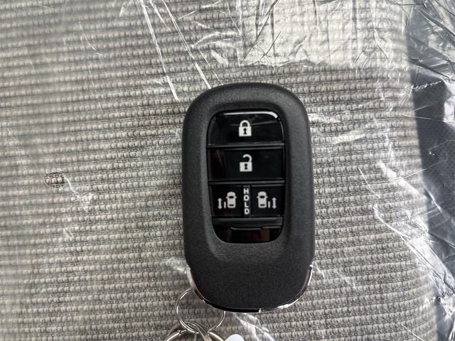 Ｎ－ＢＯＸ ファッションスタイル　バックカメラ　両側電動スライドドア　クリアランスソナー　レーンアシスト　オートライト　スマートキー　アイドリングストップ　電動格納ミラー　シートヒーター　ＣＶＴ　ＥＳＣ　エアコン　パワーウィンドウ（42枚目）