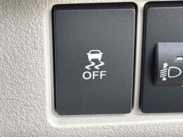 Ｎ－ＢＯＸ ファッションスタイル　バックカメラ　クリアランスソナー　オートライト　スマートキー　アイドリングストップ　電動格納ミラー　シートヒーター　ベンチシート　ＣＶＴ　ＥＳＣ　エアコン　パワーウィンドウ（4枚目）