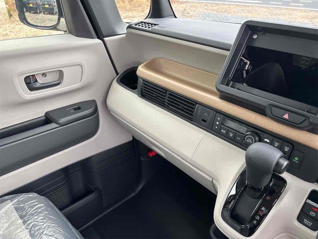 Ｎ－ＢＯＸ ファッションスタイル　バックカメラ　クリアランスソナー　オートライト　スマートキー　アイドリングストップ　電動格納ミラー　シートヒーター　ベンチシート　ＣＶＴ　ＥＳＣ　エアコン　パワーウィンドウ（39枚目）