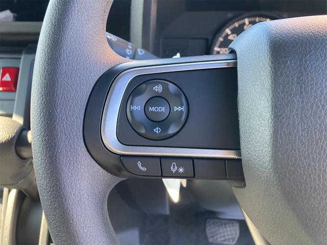 タフト Ｘ　バックカメラ　クリアランスソナー　衝突被害軽減システム　オートライト　スマートキー　アイドリングストップ　電動格納ミラー　サンルーフ　ＣＶＴ　ＥＳＣ　エアコン　パワーステアリング　パワーウィンドウ（10枚目）