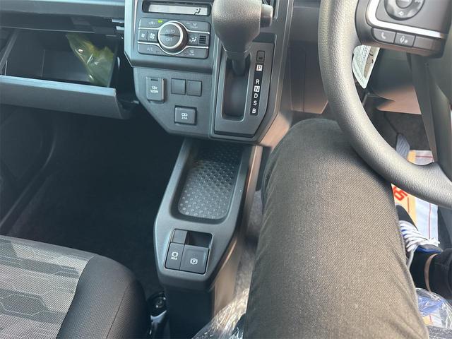 タフト Ｘ　クリアランスソナー　衝突被害軽減システム　オートライト　ＬＥＤヘッドランプ　スマートキー　アイドリングストップ　電動格納ミラー　サンルーフ　ＣＶＴ　盗難防止システム　ＡＢＳ　ＥＳＣ　衝突安全ボディ（45枚目）