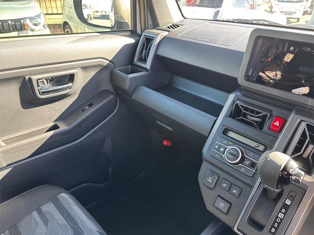 タフト Ｇ　ダーククロムベンチャー　バックカメラ　オートクルーズコントロール　衝突被害軽減システム　オートライト　スマートキー　電動格納ミラー　シートヒーター　ＣＶＴ　アルミホイール　エアコン　パワーステアリング　パワーウィンドウ（50枚目）