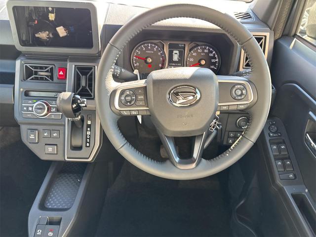 タフト Ｇ　ダーククロムベンチャー　バックカメラ　クリアランスソナー　オートクルーズコントロール　衝突被害軽減システム　オートライト　スマートキー　アイドリングストップ　電動格納ミラー　シートヒーター　サンルーフ　ＣＶＴ　ＡＢＳ　ＥＳＣ（6枚目）