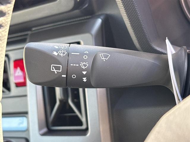 タフト Ｇ　ダーククロムベンチャー　バックカメラ　クリアランスソナー　オートクルーズコントロール　衝突被害軽減システム　オートライト　スマートキー　アイドリングストップ　電動格納ミラー　シートヒーター　サンルーフ　ＣＶＴ　ＡＢＳ　ＥＳＣ（49枚目）