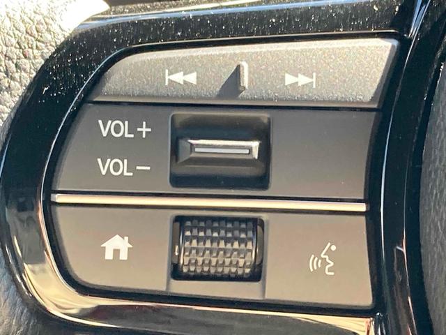 N-BOXカスタム ベースグレード バックカメラ 両側スライド・片側電動 クリアランスソナー オートクルーズコントロール レーンアシスト オートライト スマートキー アイドリングストップ 電動格納ミラー シートヒーター ベンチシート(6枚目)