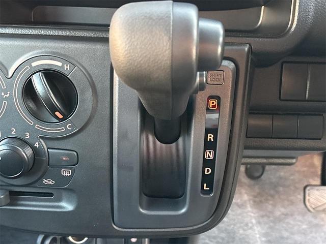 アルト クリアランスソナー レーンアシスト 衝突被害軽減システム オートライト アイドリングストップ 電動格納ミラー シートヒーター CVT エアコン(9枚目)