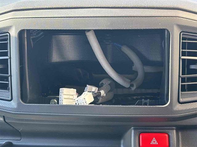 ミライース Ｌ　ＳＡＩＩＩ　クリアランスソナー　衝突被害軽減システム　オートマチックハイビーム　オートライト　キーレスエントリー　ＣＶＴ　ＡＢＳ　ＥＳＣ　エアコン　パワーステアリング　パワーウィンドウ（7枚目）